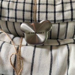 Teddy knob from le creuset